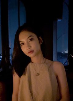 Sindi - escort in Surabaya Photo 4 of 5