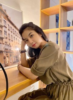 Sindi - escort in Surabaya Photo 5 of 5