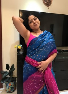 Sindu - escort in New Delhi Photo 5 of 9