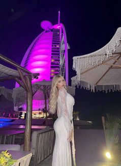 Sindy - puta in Dubai Photo 8 of 9