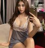 Sindy - puta in Indore Photo 1 of 10