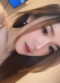 Sintia - escort in Surabaya Photo 3 of 3
