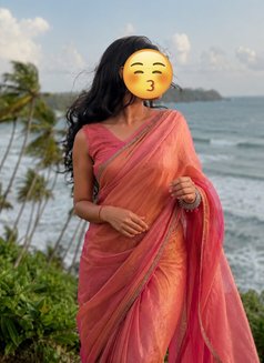 Meet ❣️ cam to Steal Your Heart ❣️escort - Masajista in Hyderabad Photo 1 of 5