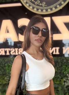 Siri - escort in Hyderabad Photo 1 of 3