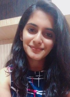 Siri - puta in Hyderabad Photo 5 of 5