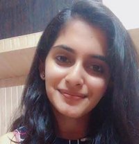 Kirthi - puta in Hyderabad Photo 1 of 1