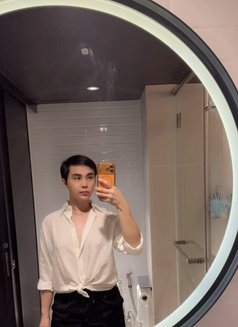 Siri - Male escort in Riyadh Photo 2 of 10