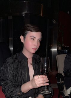 Siri - Male escort in Riyadh Photo 3 of 10