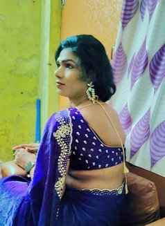Siri Honey - Transsexual escort in Hyderabad Photo 4 of 5