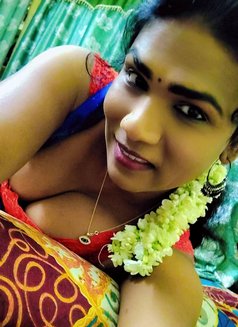 Siri Honey - Transsexual escort in Hyderabad Photo 5 of 5
