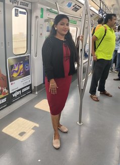 Siri - puta in Hyderabad Photo 2 of 3