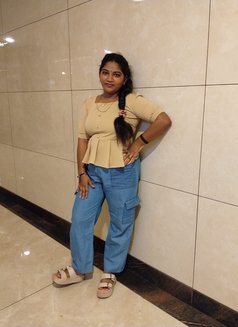Siri - puta in Hyderabad Photo 3 of 3