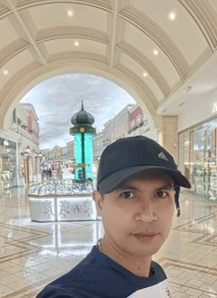 Ron Thailand - Male escort in Bangkok Photo 3 of 7