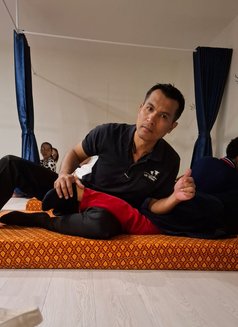 Ron Thailand - Male escort in Bangkok Photo 4 of 7