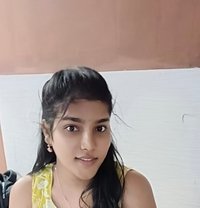 Sirisha - puta in Hyderabad