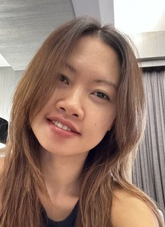 Sisca - escort in Jakarta Photo 3 of 9
