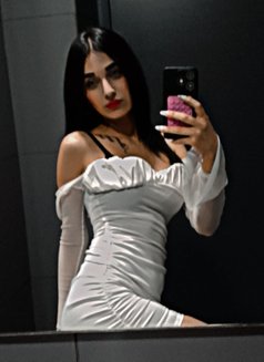 Sisi - puta in Beirut Photo 7 of 7