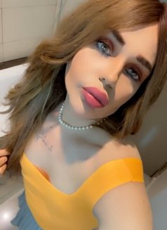 Sisi - Transsexual escort in Dubai Photo 1 of 8