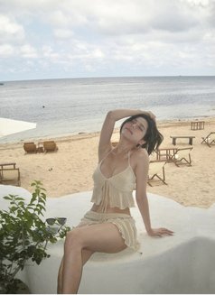 SiSi - escort in Bangkok Photo 5 of 9