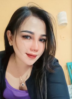 Sisil - masseuse in Bali Photo 8 of 13
