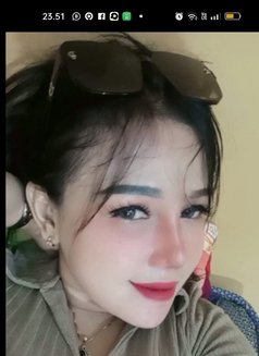 Sisila - masseuse in Bali Photo 2 of 2