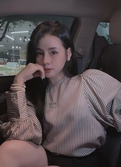 Devika - puta in Surabaya Photo 1 of 3