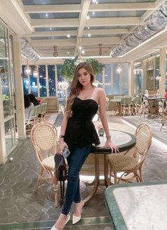 Siska - escort in Surabaya Photo 3 of 4