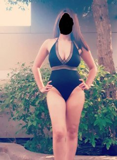 Sissy - escort in Dubai Photo 2 of 6