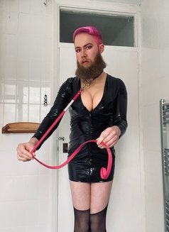 Sissydatsimp - Acompañantes masculino in Berlin Photo 5 of 9