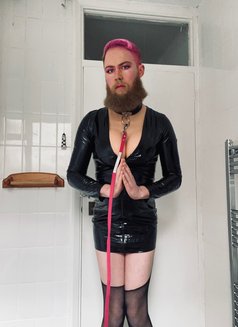 Sissydatsimp - Male escort in Berlin Photo 4 of 16