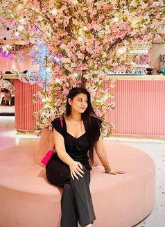 Sita - puta in Abu Dhabi Photo 4 of 4