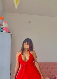Sithu - escort in Colombo Photo 2 of 5