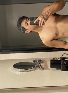 Siv - Acompañantes masculino in Manila Photo 4 of 9
