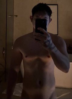 Young_siv - Male escort in Manila Photo 5 of 9