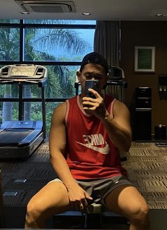 Young_siv - Male escort in Manila Photo 9 of 9