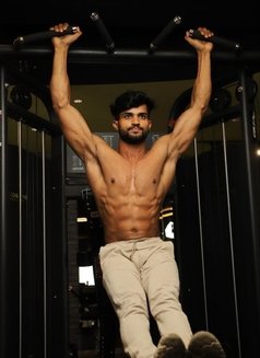 Six Pack Abs - Male escort in New Delhi Photo 2 of 10