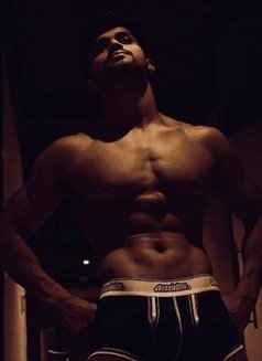 Six Pack - Acompañantes masculino in New Delhi Photo 5 of 5