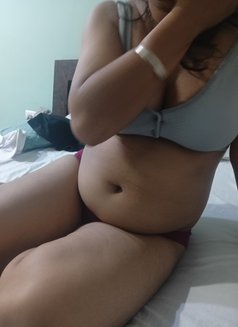 Siya - escort in Al Manama Photo 1 of 5