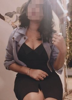 Siya꧁ Cam & Real meet ꧂, escort - escort in Ahmedabad Photo 1 of 3