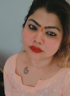 Siya - puta in Hyderabad Photo 2 of 2