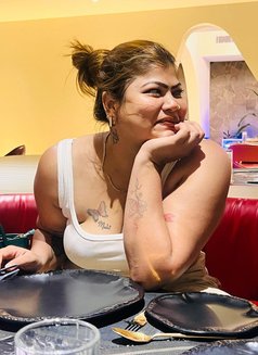 Siya - escort in Chennai Photo 3 of 7