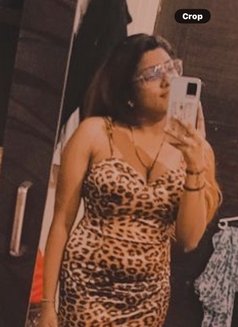 Siya - puta in Mumbai Photo 1 of 3