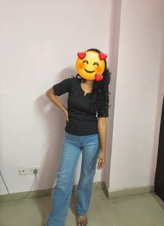Siya - escort in Noida Photo 2 of 5