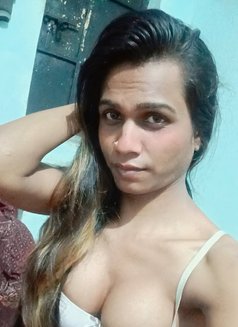 Siya - Transsexual escort in Pune Photo 2 of 5