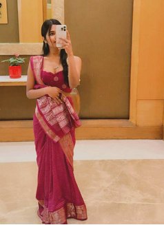 Siya Menon - Transsexual escort in Bangalore Photo 8 of 9