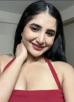 Siya - escort in Muscat Photo 1 of 2