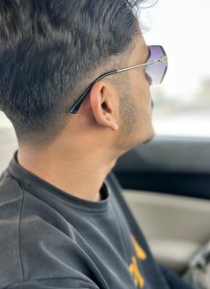 Siyam - Acompañantes masculino in Hofuf Photo 2 of 4