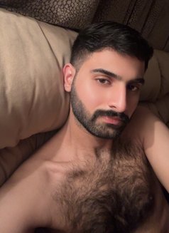 Siyam - Male escort in Riyadh Photo 2 of 6