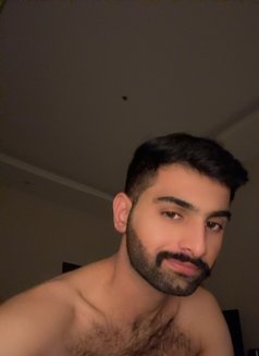 Siyam - Male escort in Riyadh Photo 3 of 6