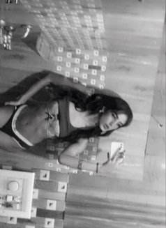 Sizzyy - Acompañantes transexual in Gurgaon Photo 3 of 12